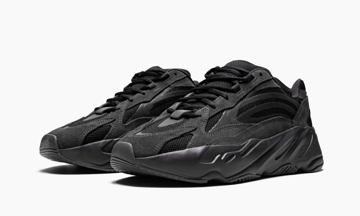 YEEZY BOOST 700 V2