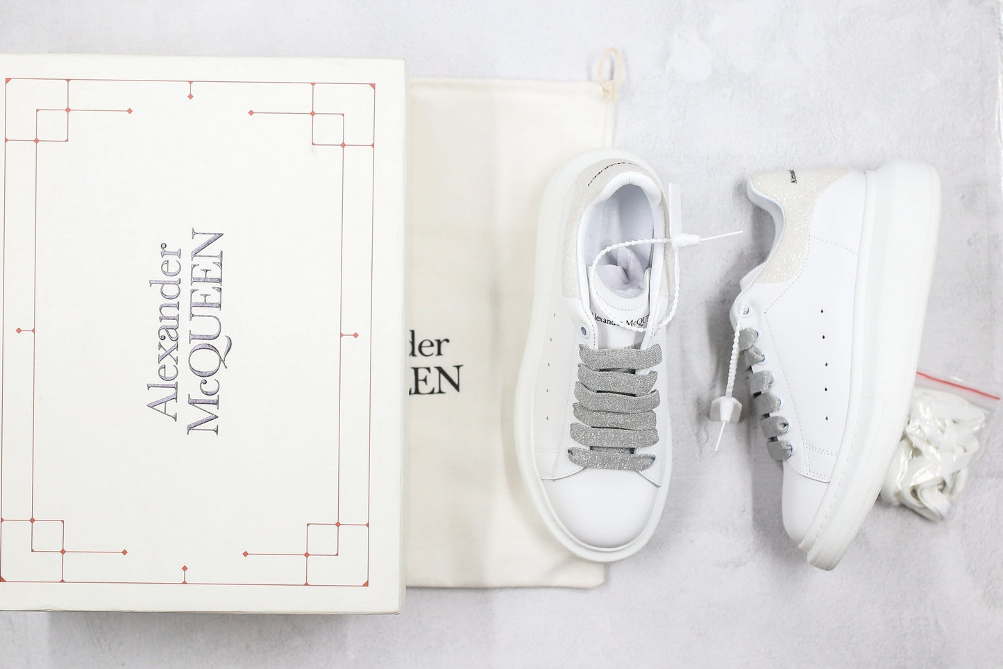 ALEXANDER MCQUEEN OVERSIZED SNEAKER