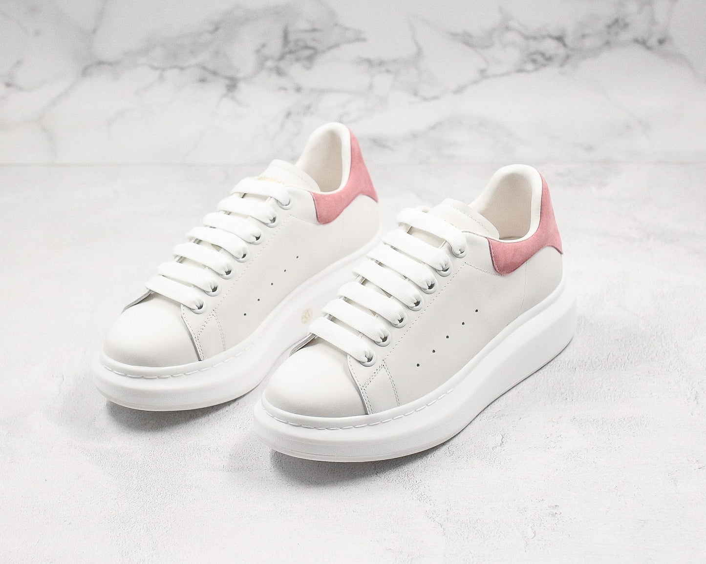 ALEXANDER MCQUEEN OVERSIZED SNEAKER