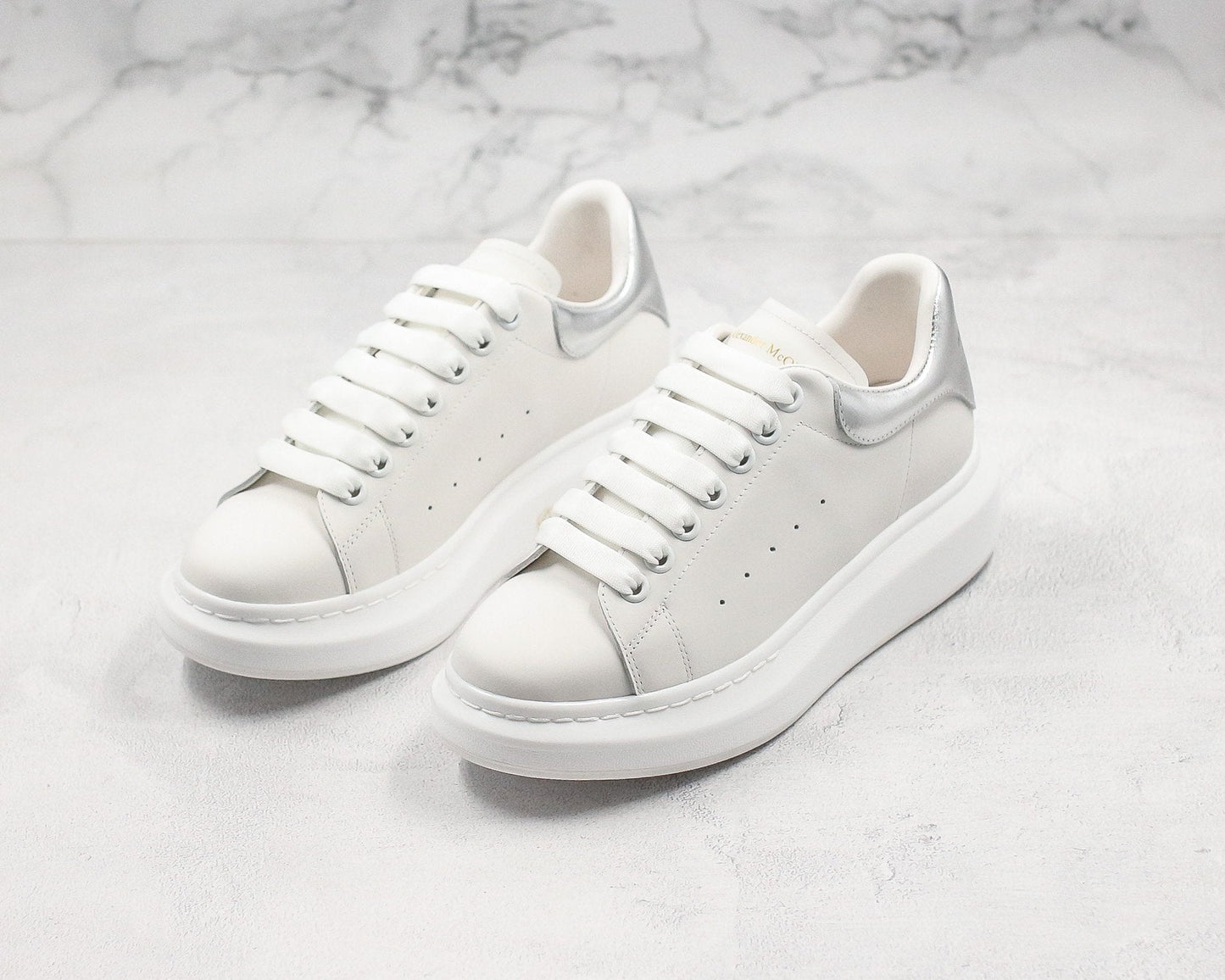 ALEXANDER MCQUEEN OVERSIZED SNEAKER