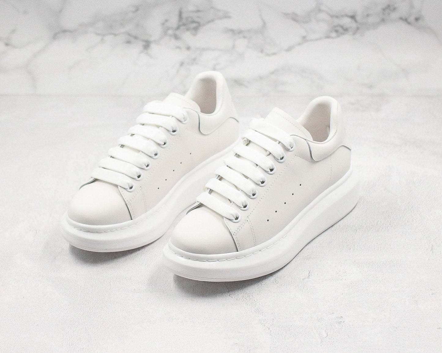 ALEXANDER MCQUEEN OVERSIZED SNEAKER