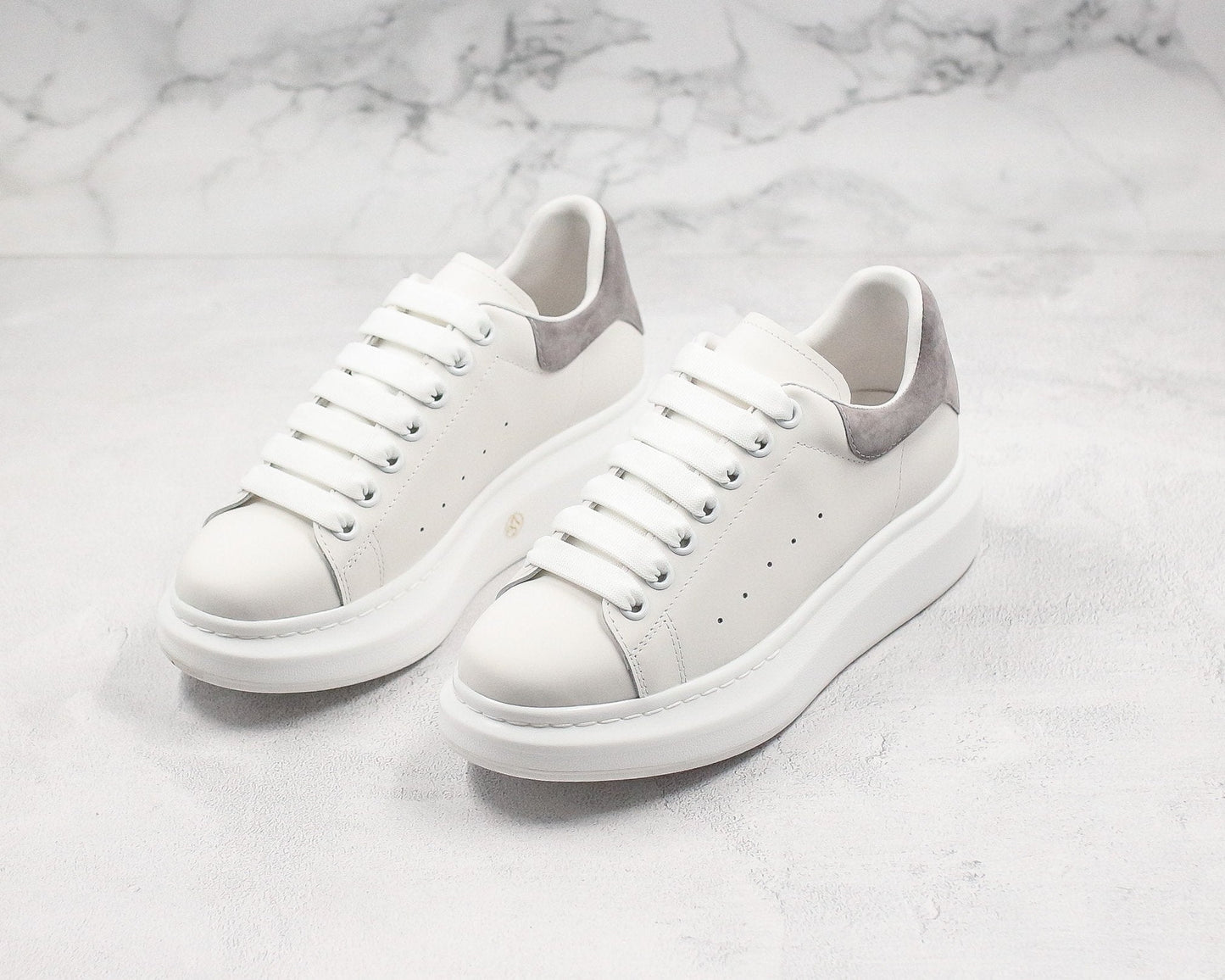 ALEXANDER MCQUEEN OVERSIZED SNEAKER