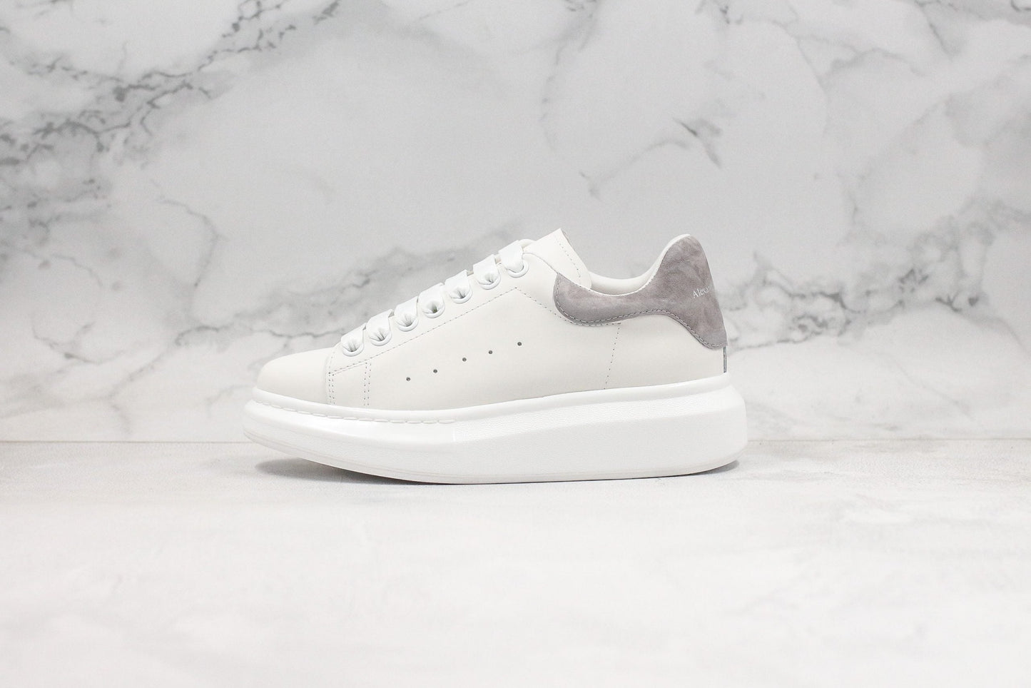 ALEXANDER MCQUEEN OVERSIZED SNEAKER