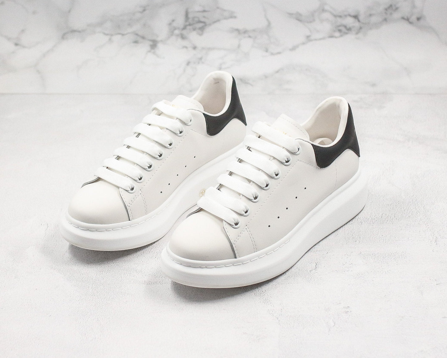 ALEXANDER MCQUEEN OVERSIZED SNEAKER