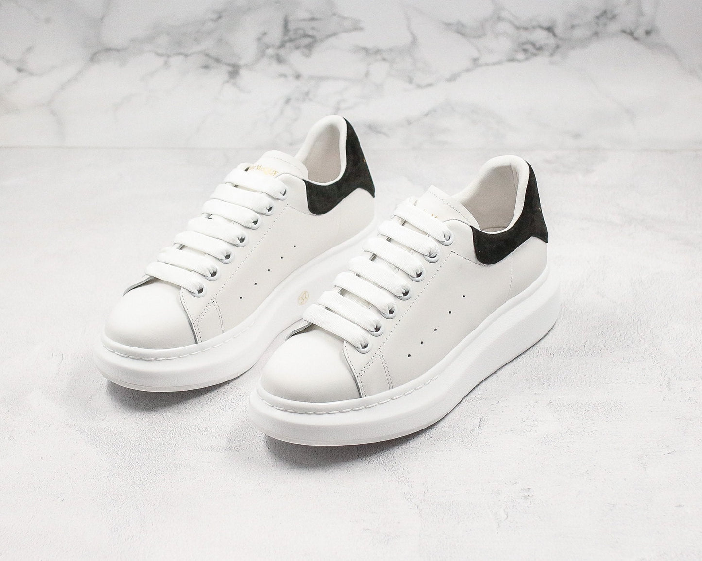 ALEXANDER MCQUEEN OVERSIZED SNEAKER