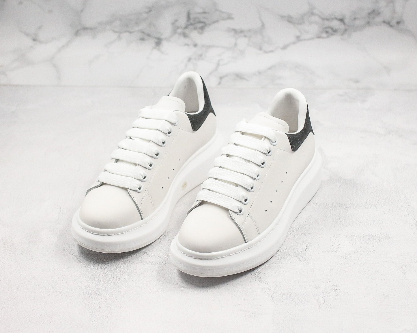 ALEXANDER MCQUEEN OVERSIZED SNEAKER