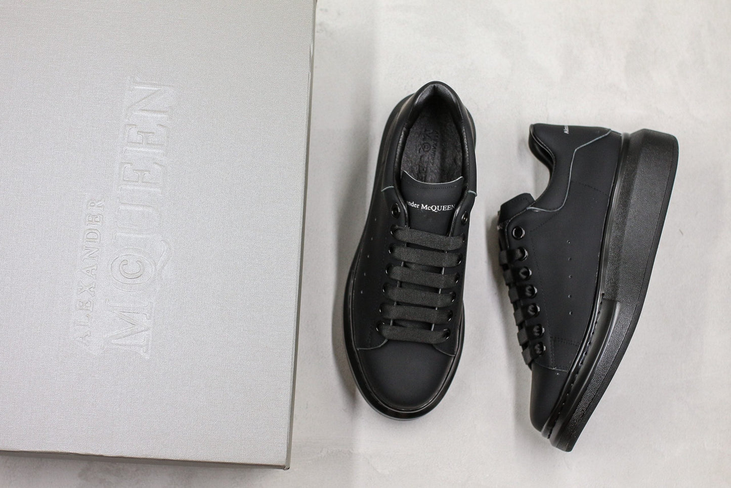 ALEXANDER MCQUEEN OVERSIZED SNEAKER