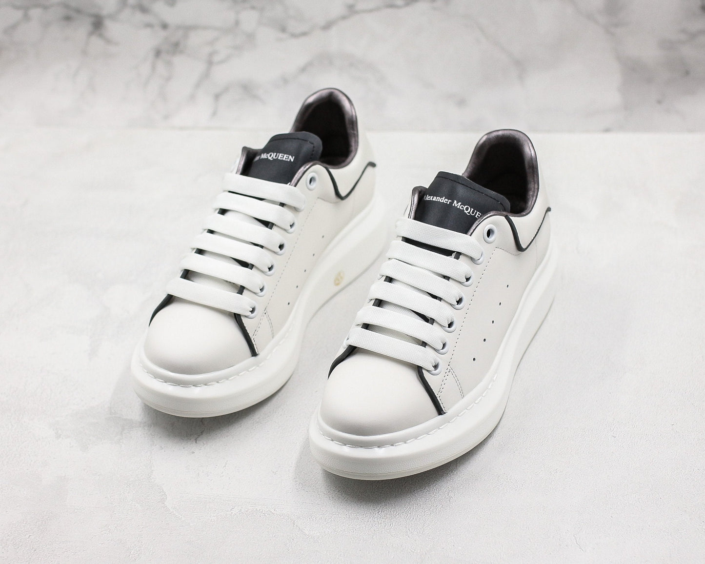 ALEXANDER MCQUEEN OVERSIZED SNEAKER