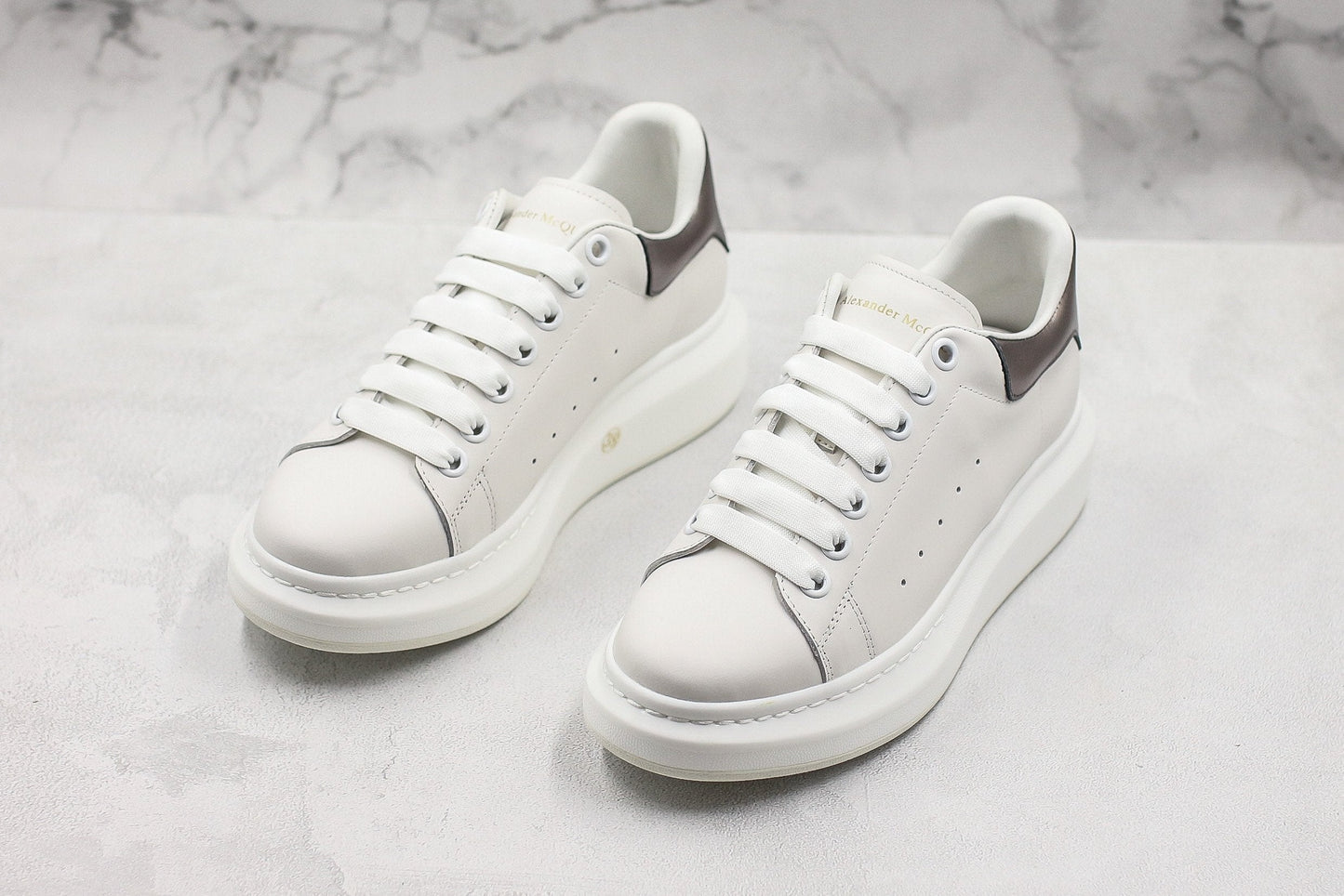 ALEXANDER MCQUEEN OVERSIZED SNEAKER