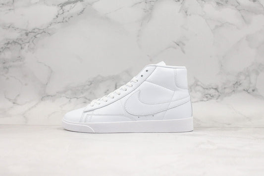 NIKE BLAZER MID