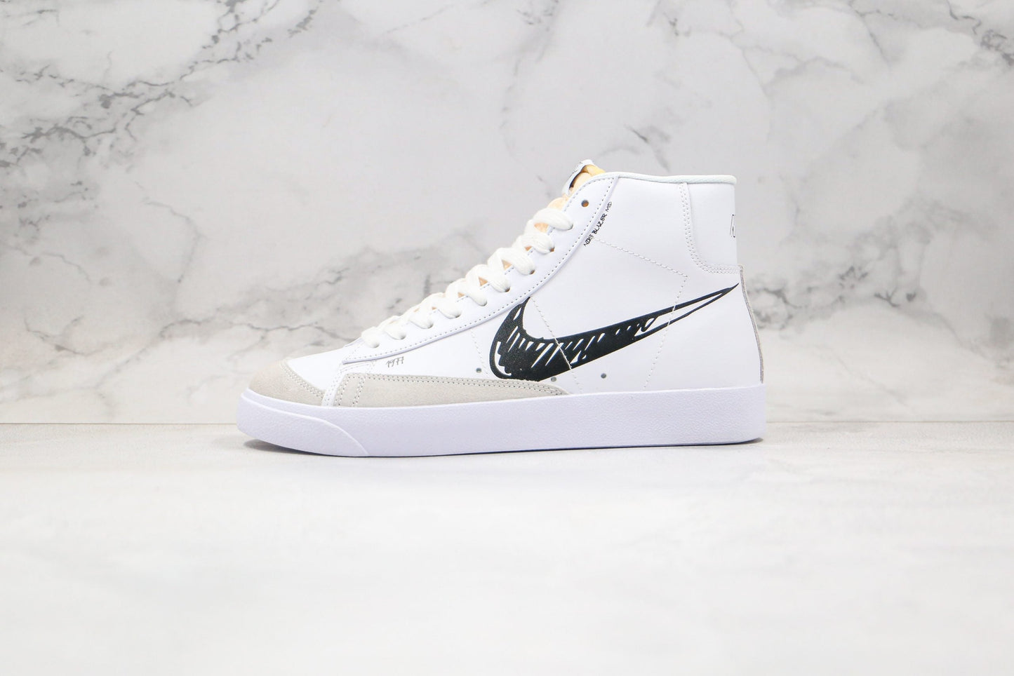 NIKE BLAZER MID