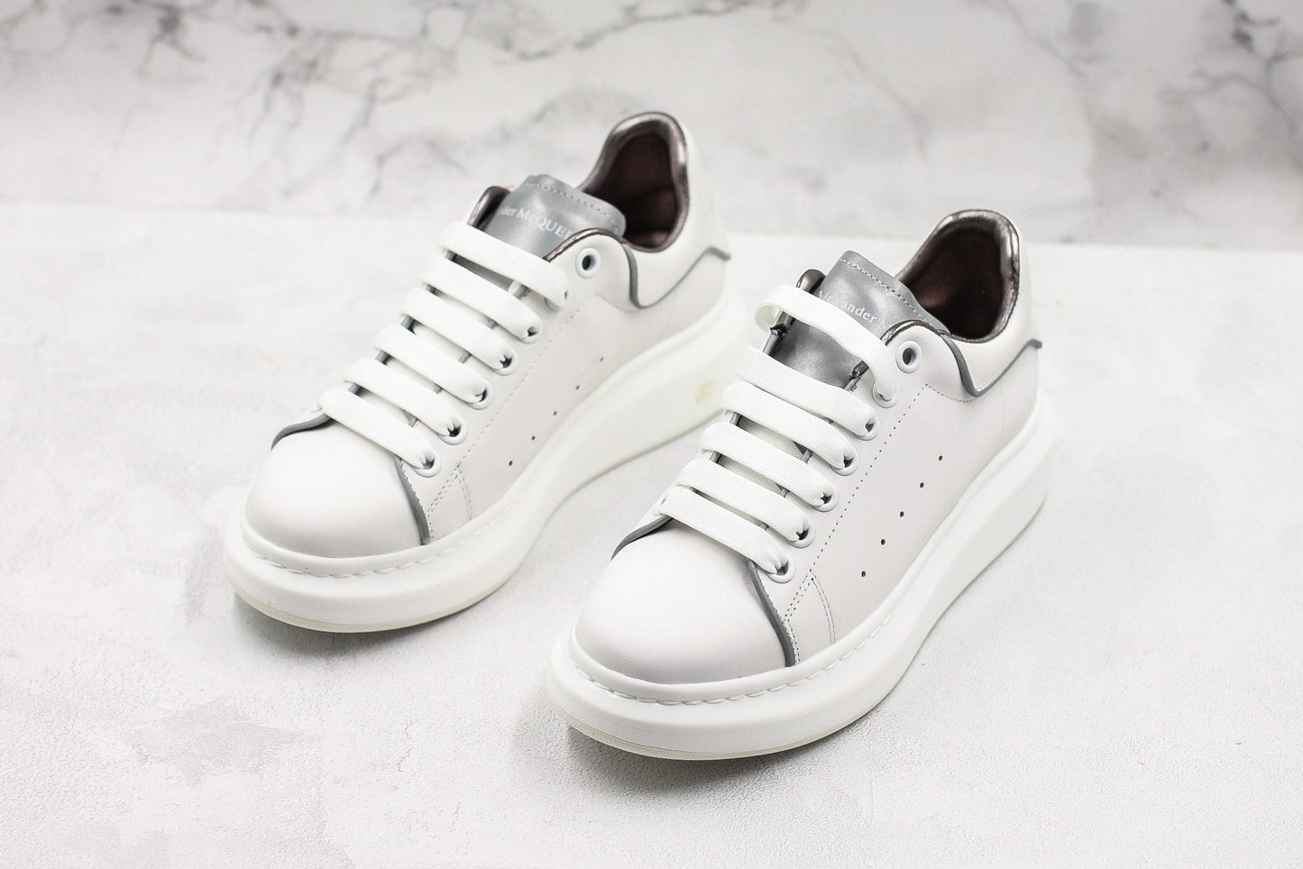 ALEXANDER MCQUEEN OVERSIZED SNEAKER