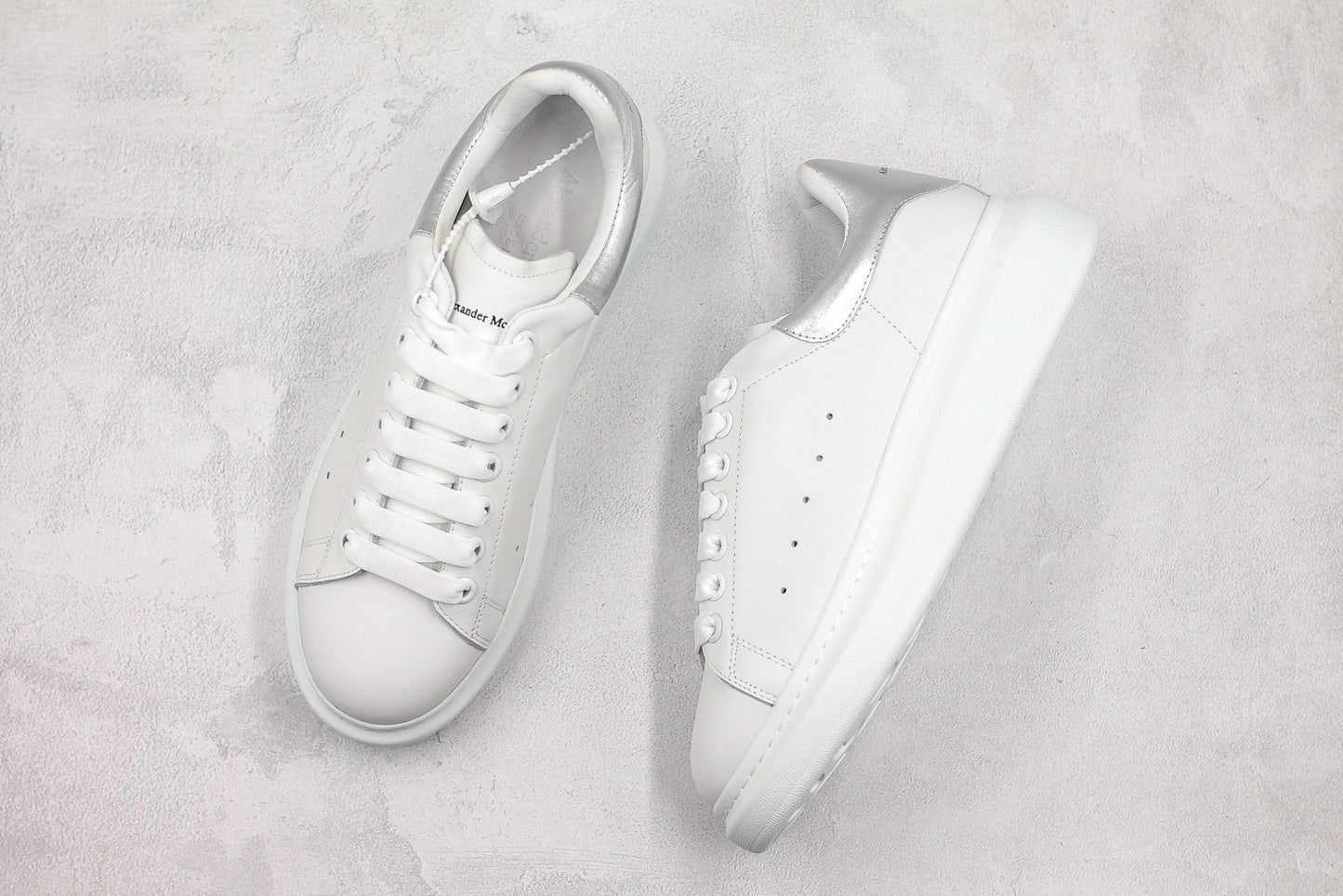 ALEXANDER MCQUEEN OVERSIZED SNEAKER