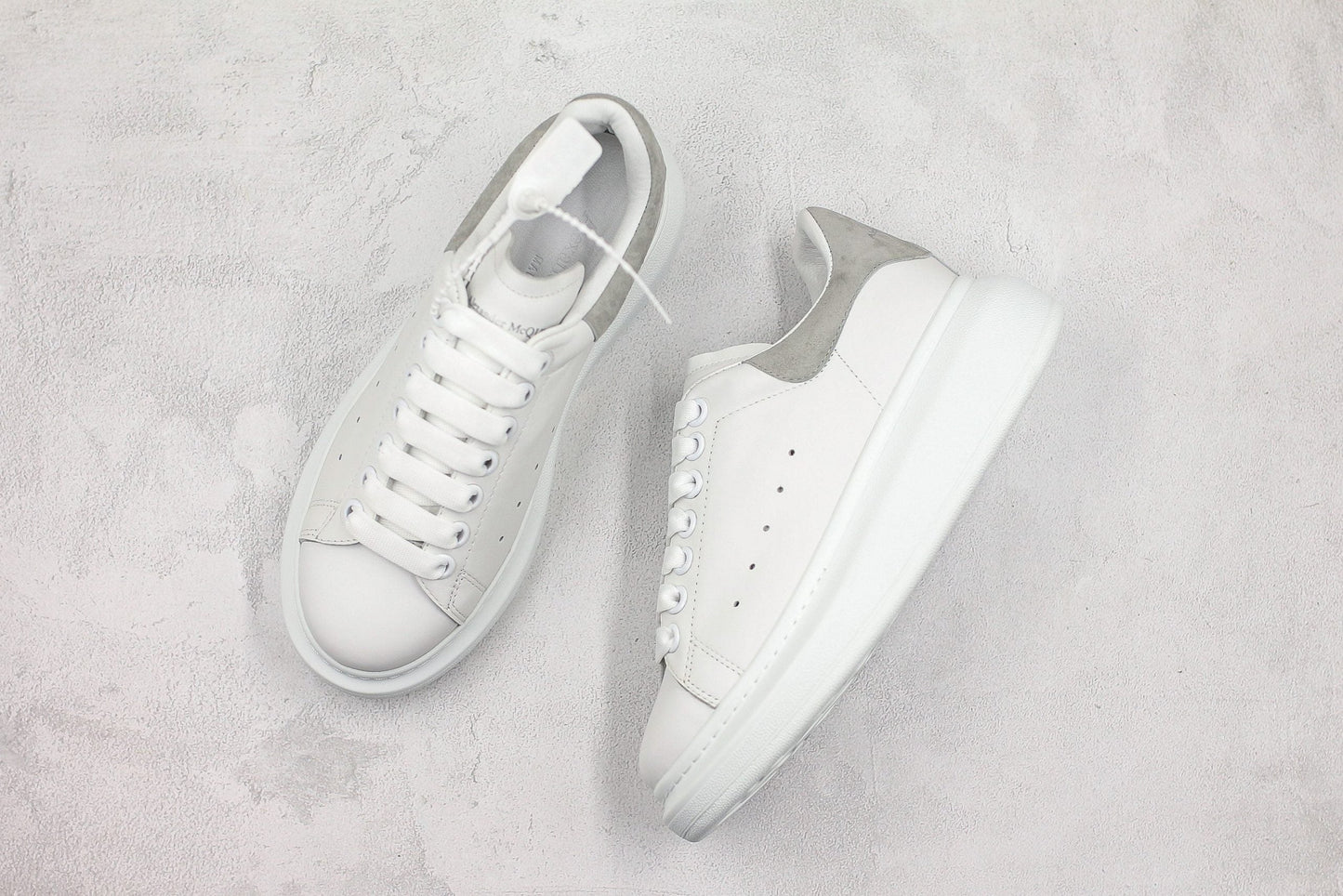 ALEXANDER MCQUEEN OVERSIZED SNEAKER