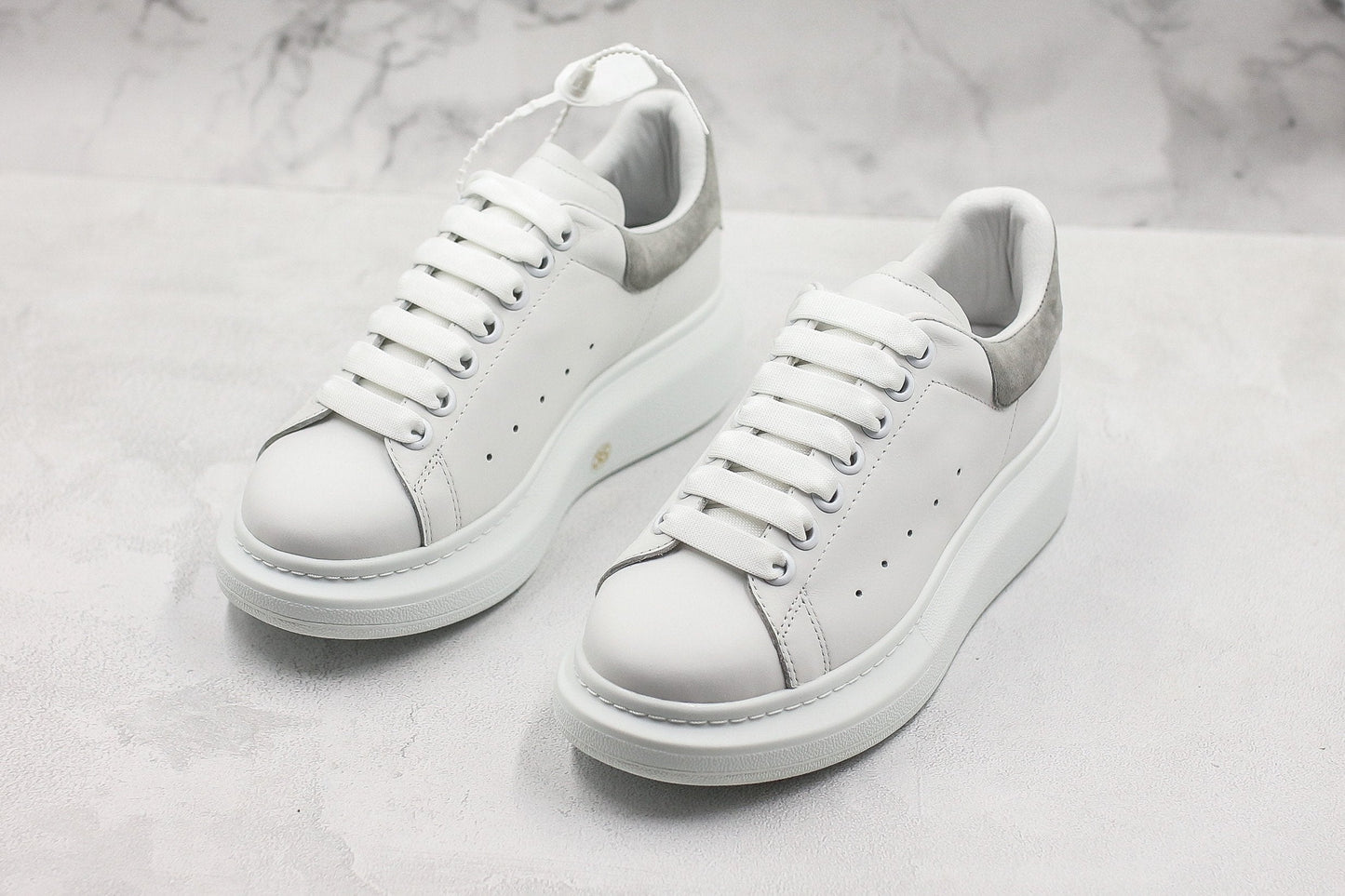 ALEXANDER MCQUEEN OVERSIZED SNEAKER