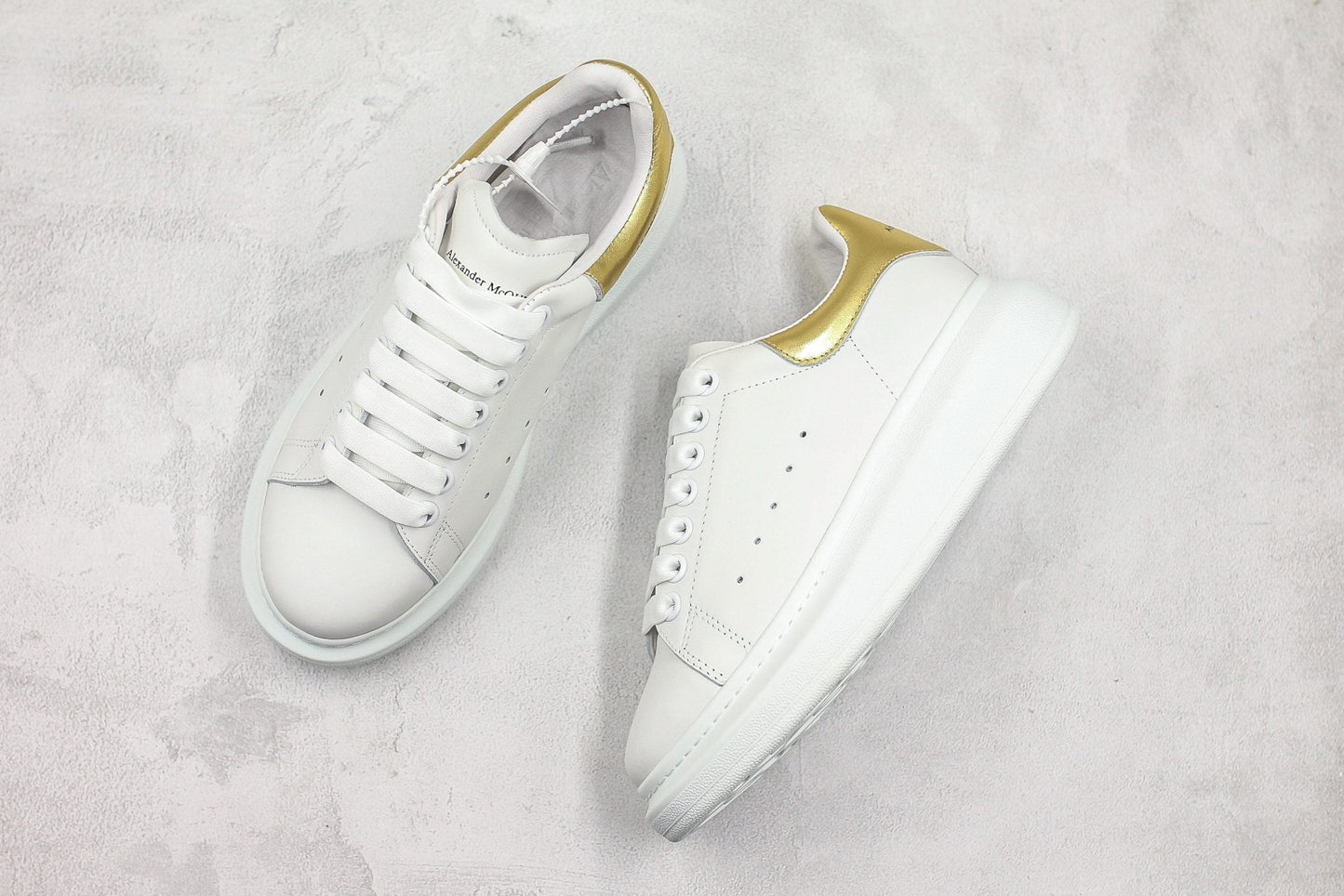 ALEXANDER MCQUEEN OVERSIZED SNEAKER