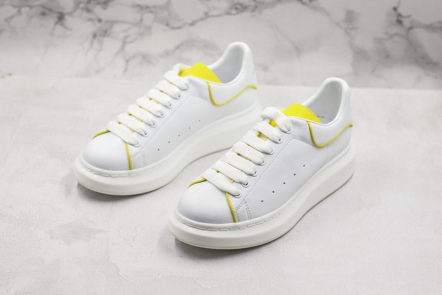 ALEXANDER MCQUEEN OVERSIZED SNEAKER