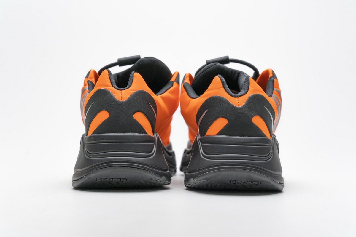 ADIDAS YEEZY BOOST 700 MNVN "ORANGE"