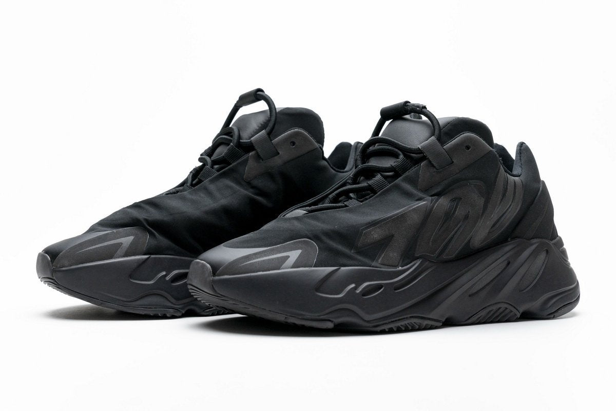 ADIDAS YEEZY BOOST 700 MNVN "BLACK"