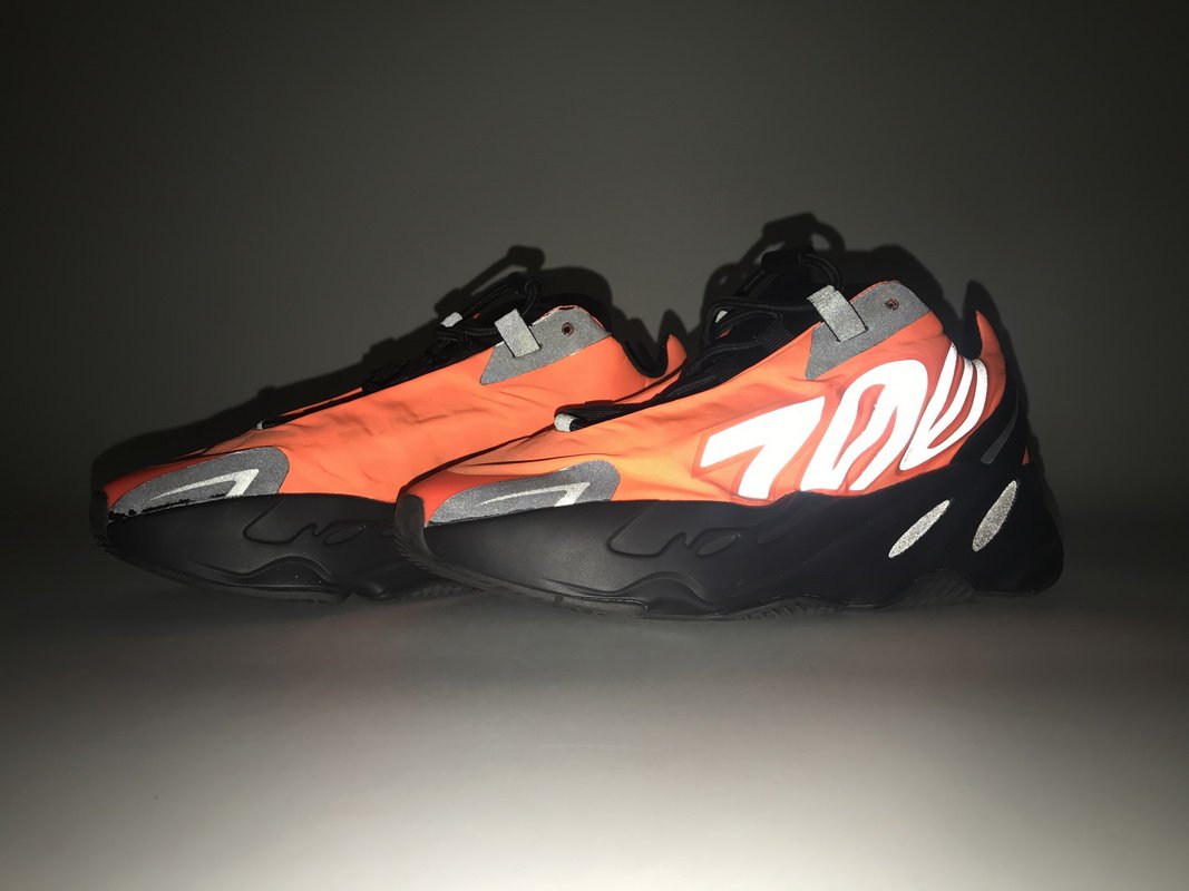 ADIDAS YEEZY BOOST 700 MNVN "ORANGE"